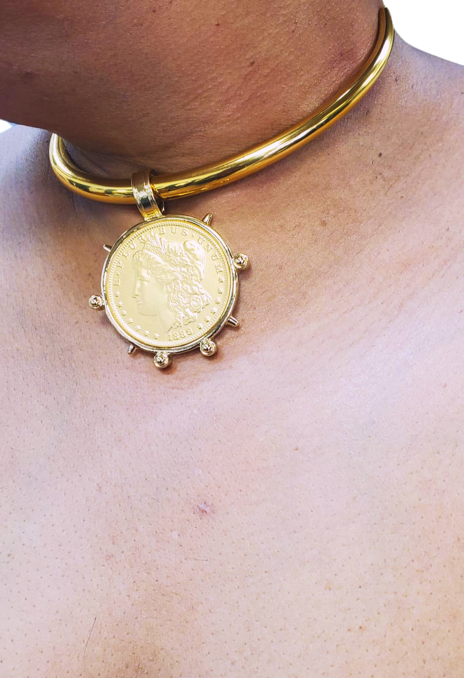 Chuncky Shiney Gold Coin Pendant with Solid Gold chocker Necklace.